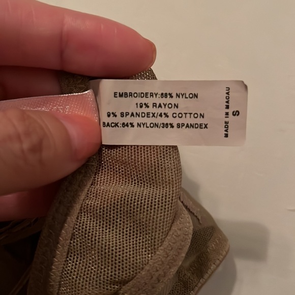 Victoria secret tan thong with pretty lace design, NWOT. I sell only on Poshmark - Picture 5 of 9